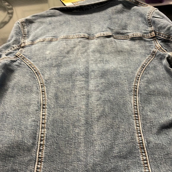 Women or Teens Jean Jacket.. - Picture 6 of 6